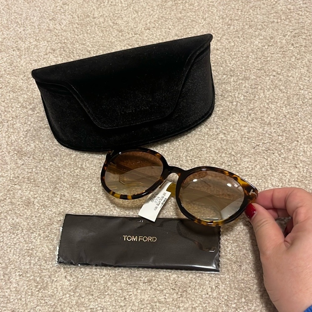 Tom Ford Tortoiseshell Sunglasses w Case/cloth! New w tags! Made in Italy